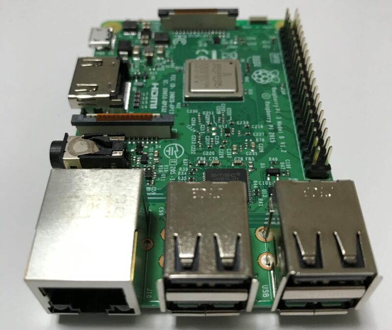 Raspberry Pi 3 Model B+の外観